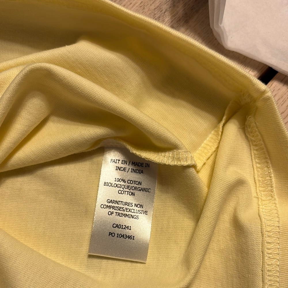 Simons Yellow Short Sleeve Tee Graphic Design (NWOT) - Picture 3 of 6